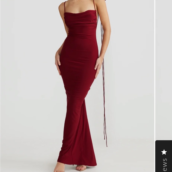 Melani the Label Jiani dress in “wine”. Flattering low back gown - Picture 2 of 6